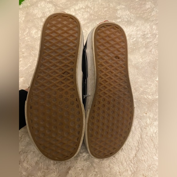 Basic Vans - Picture 2 of 3